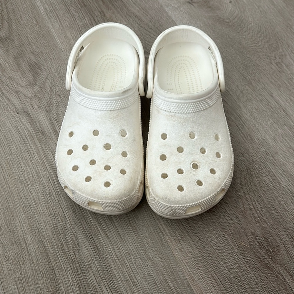 WOMENS all white CROCS: size 8